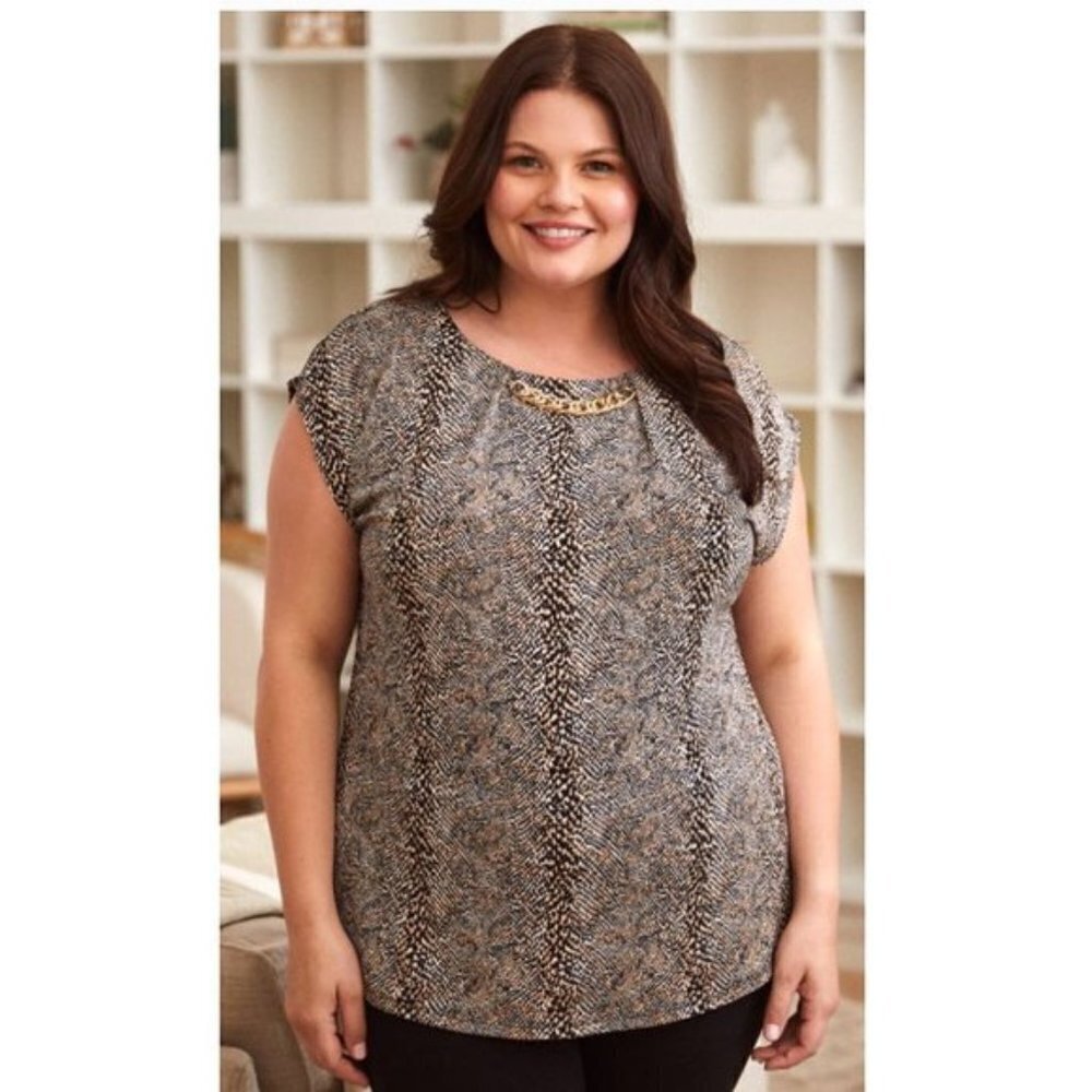 Laura snakeskin sleeveless top size 1X